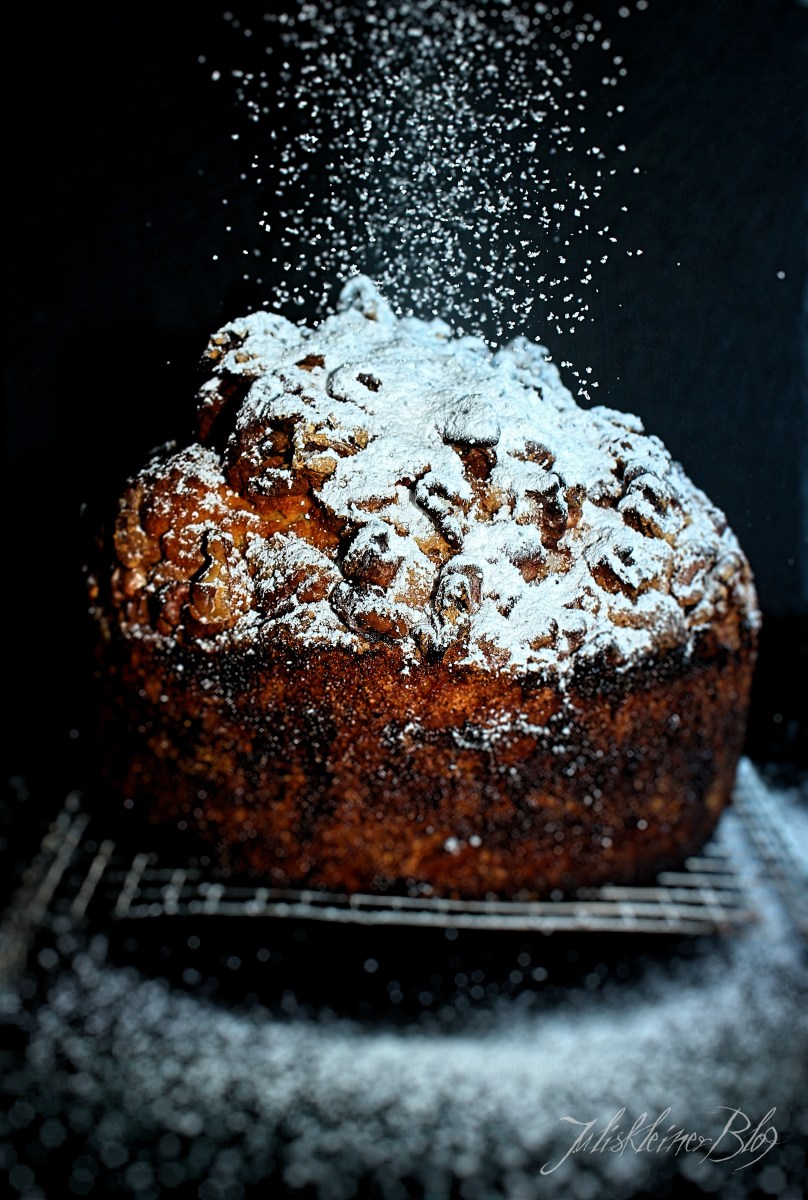 Vasilopita – griechischer Neujahrskuchen – Juli's kleiner Blog Vasilopita – griechischer Neujahrskuchen – Juli's kleiner Blog